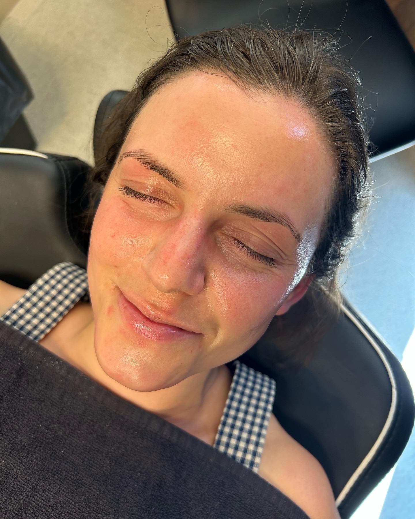 Dermaplaning Glow Facial