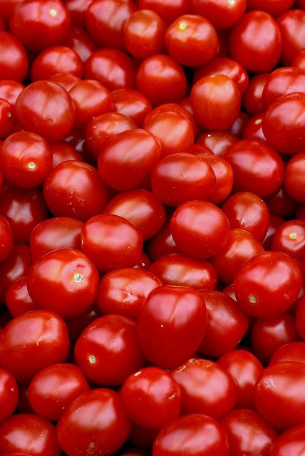 SUPERFOOD SPOTLIGHT – TOMATO SEED OIL