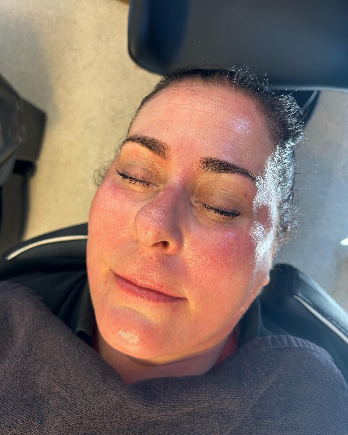 Dermaplaning Glow Facial